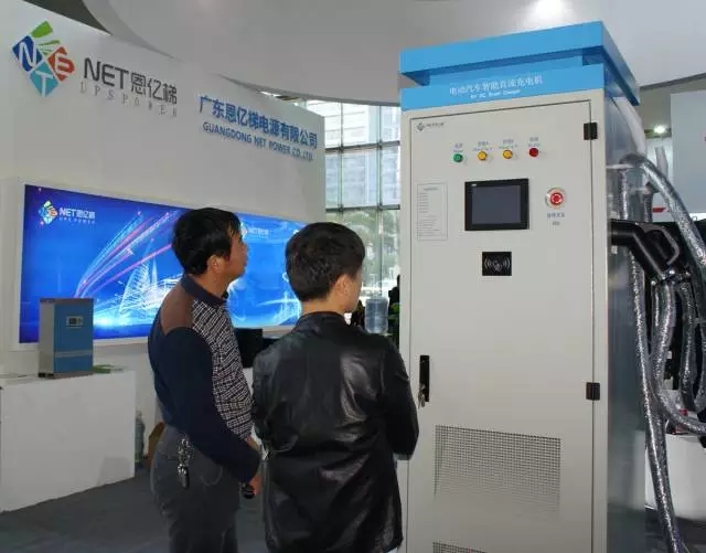 众赢国际版客服人员接待客户